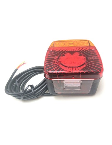 LED Rückleuchte 4 Funktion m. Kennzeichenleuchte 101x121x56 PKW Anhänger Traktor