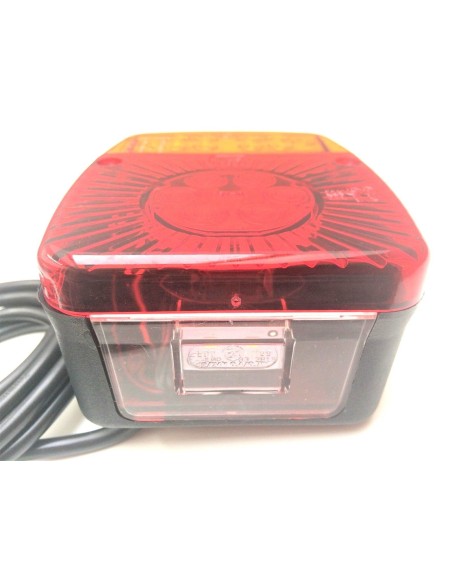 LED Rückleuchte 4 Funktion m. Kennzeichenleuchte 101x121x56 PKW Anhänger Traktor