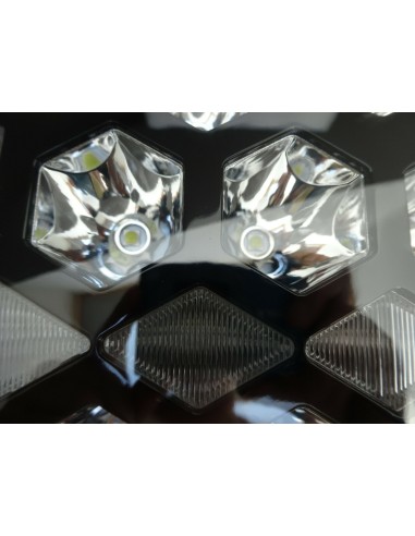 LED Fernscheinwerfer mit Positionsleuchte E9 Rund 12V 24V Ø220 mm mit Dreieck